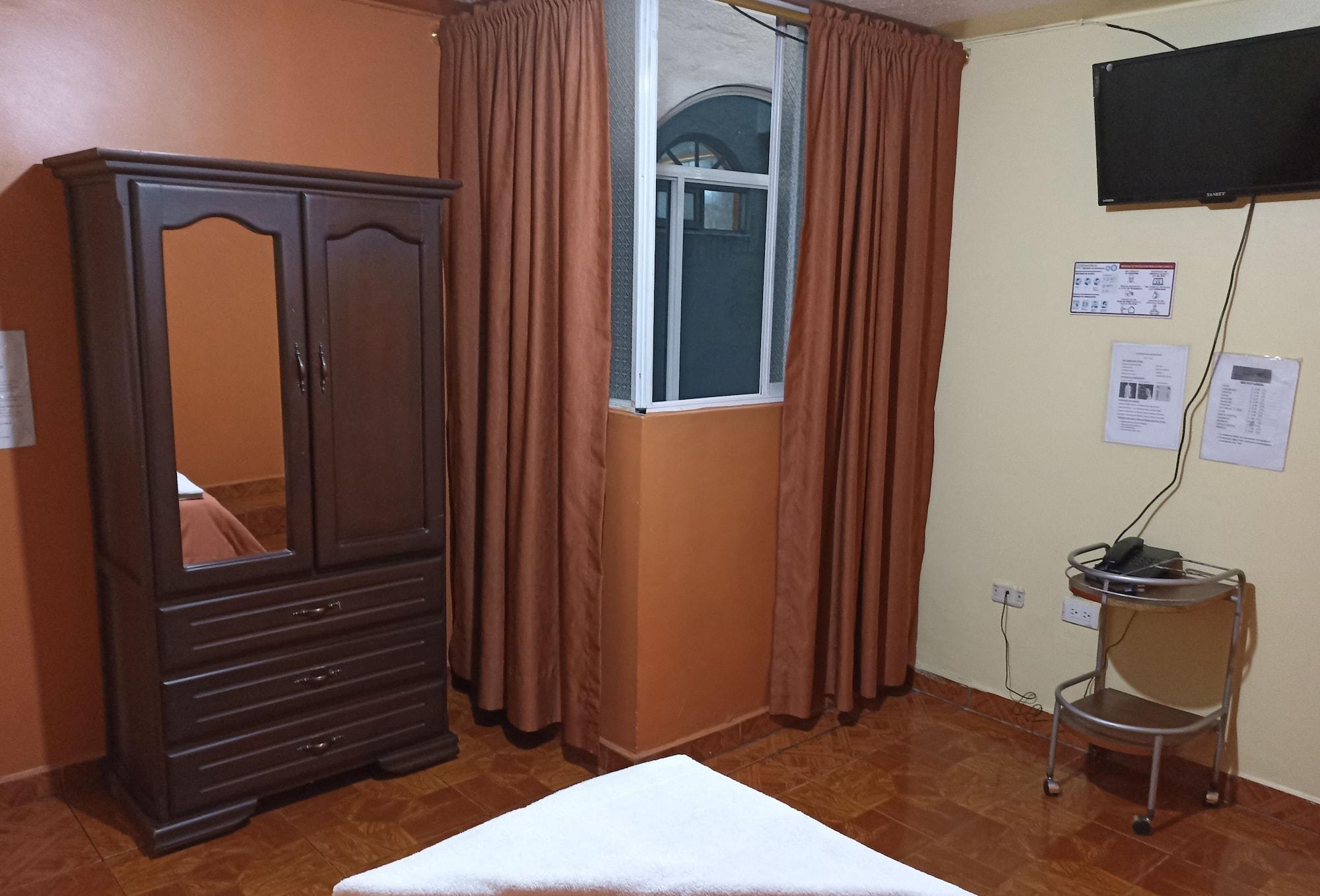 Miguel Angel Terminal Quitumbe Hotel Quito Bagian luar foto